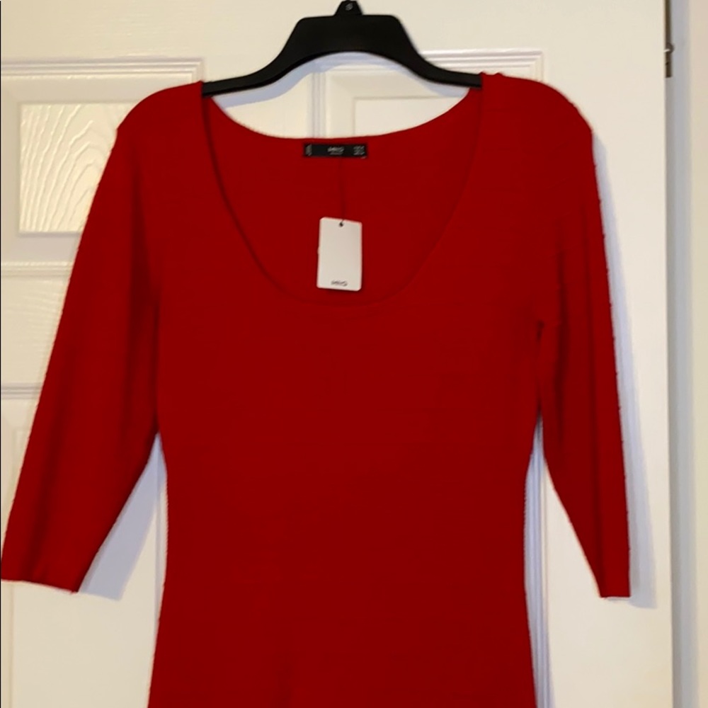Red ridged 3/4 sleeve mini dress